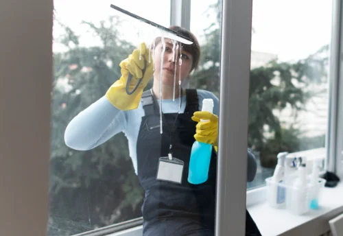 Nettoyage de vitres intérieures et extérieures à Ifs